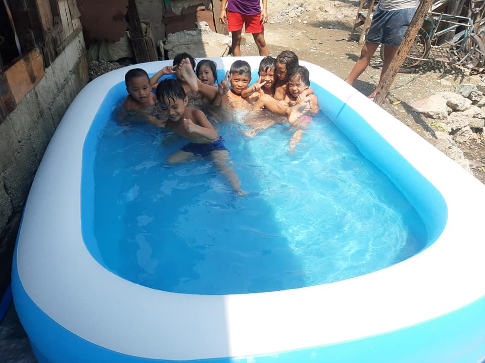 Best outdoor inflatable swimming pool with rectangular shape, family size design with strong and reliable material