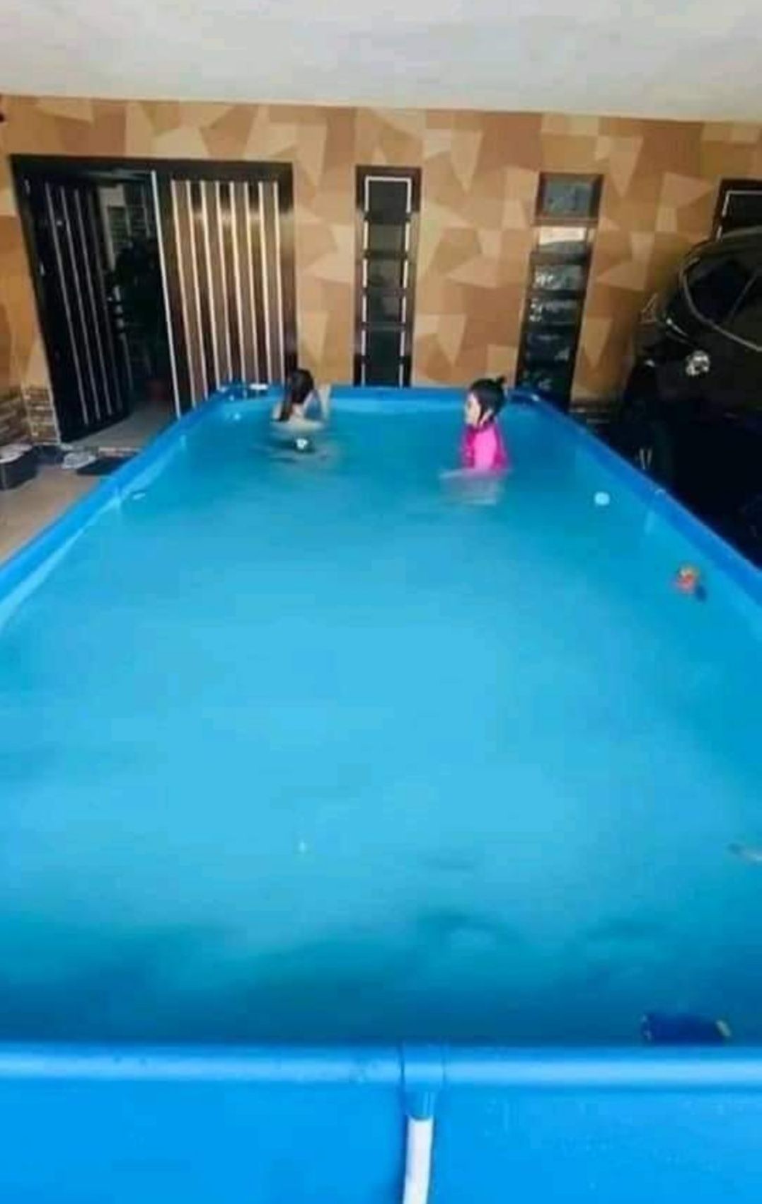Outdoor rectangular pool with portable structure, strong frame design for family summer water activities