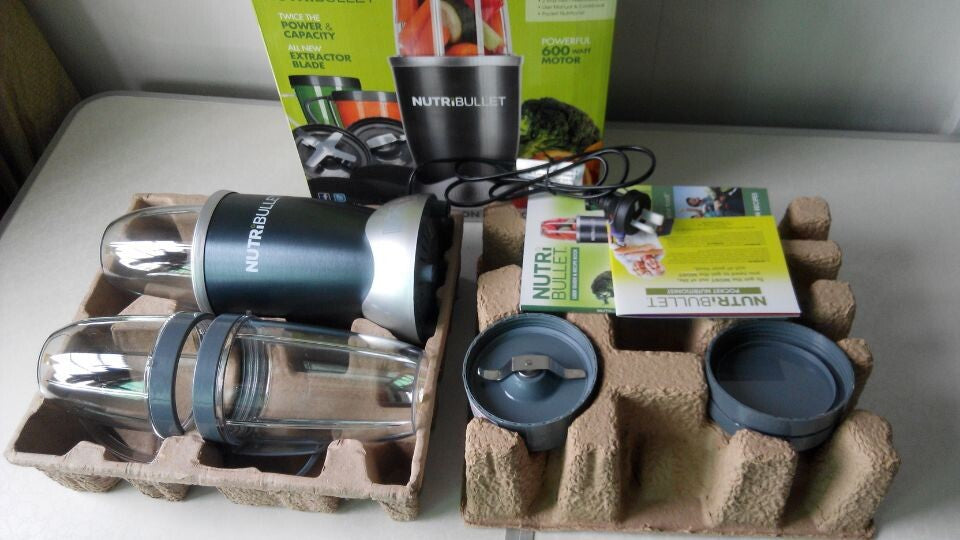 Kitchen blender with powerful motor for smoothies shakes and food processing tasks